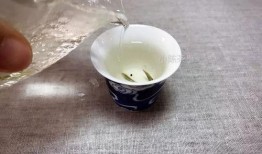 白茶吃瓜,品味生活的小确幸