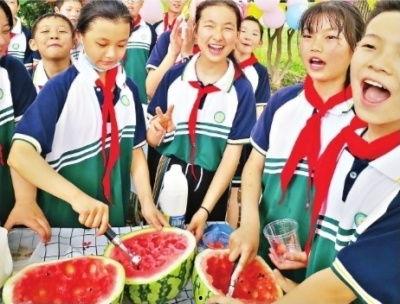 美图吃瓜校园大赛,青春风采一网打尽
